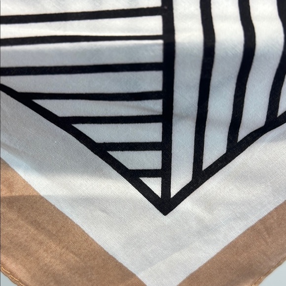 Striped Scarf | Black, White, & Tan 🤎 - Picture 5 of 5